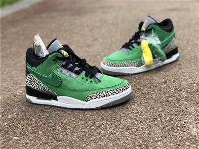 Air Jordan 3s PE Oregon Ducks