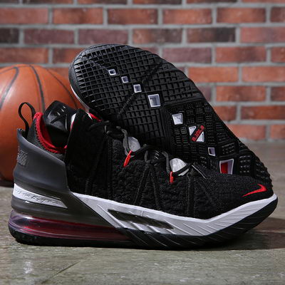 LeBron 18-004