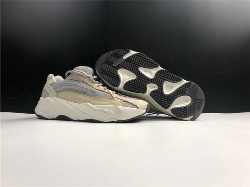 Authentic Adidas Yeezy 700 Boost Cream