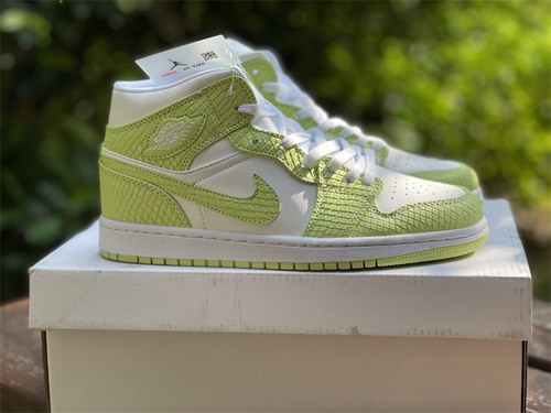 Air Jordan 1 Mid-067