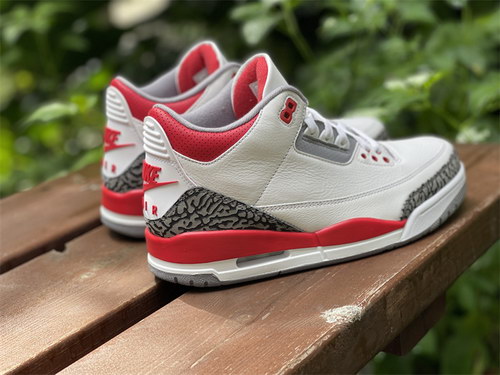 Air Jordan 3 OG “Fire Red”