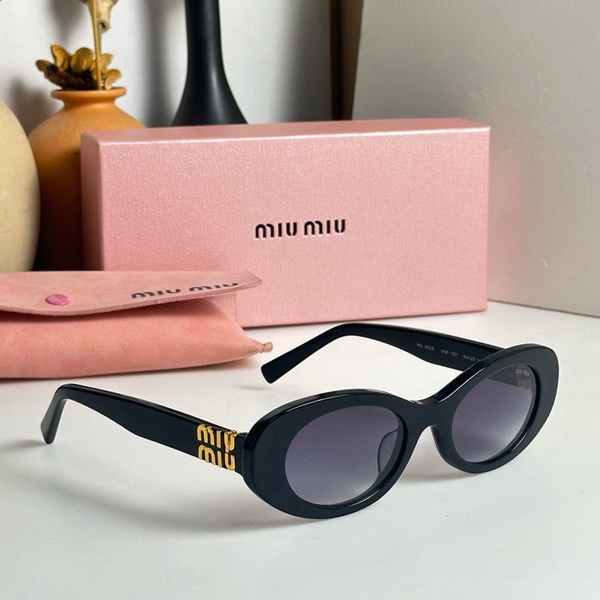 MiuMiu-1085