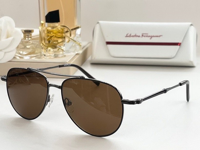 Ferragamo Sunglasses(AAAA)-422