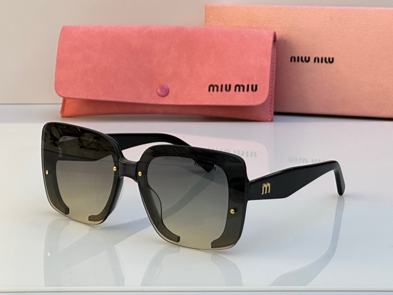 MiuMiu-952