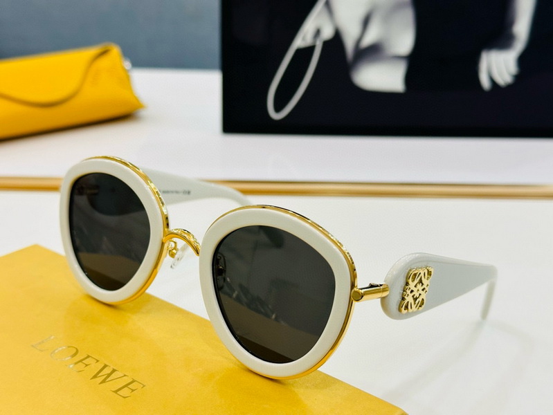 Loewe Sunglasses(AAAA)-224