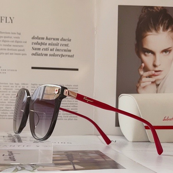 Ferragamo Sunglasses(AAAA)-359