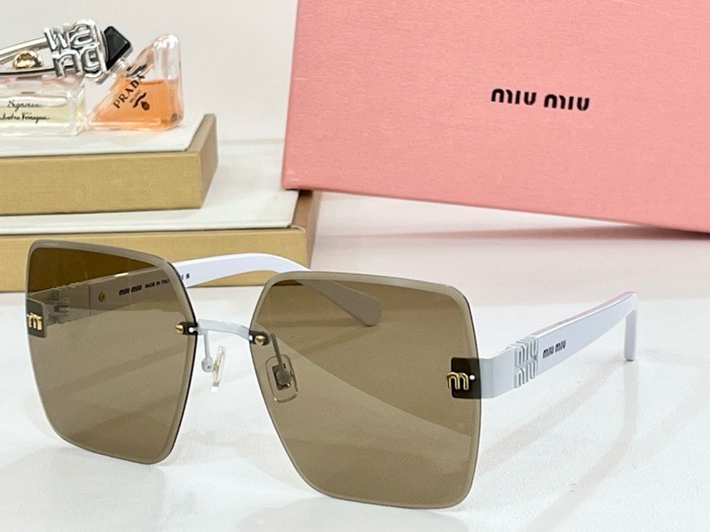 MiuMiu-762