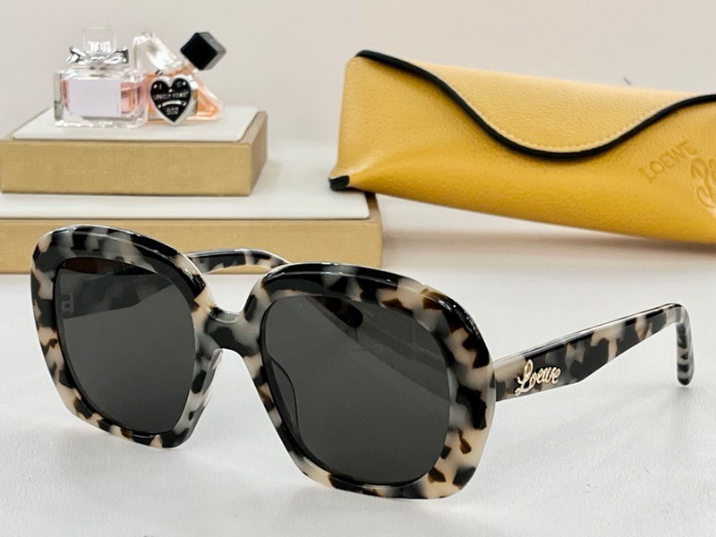 Loewe Sunglasses(AAAA)-176