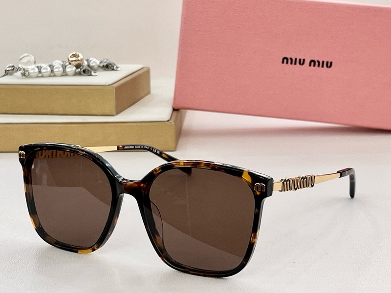 MiuMiu-562