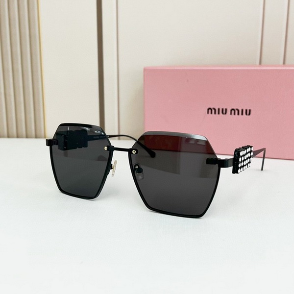 MiuMiu-543