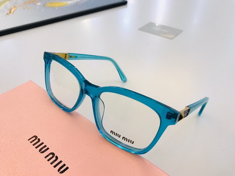 MiuMiu-102