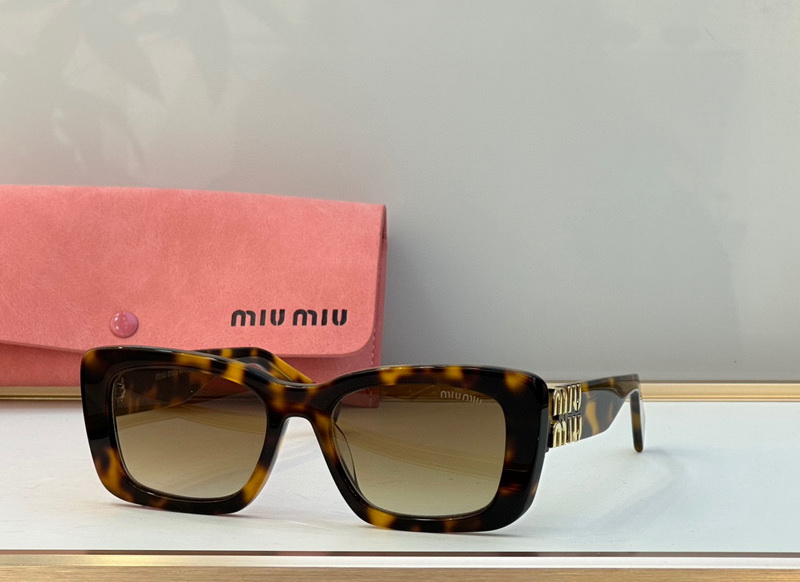 MiuMiu-018