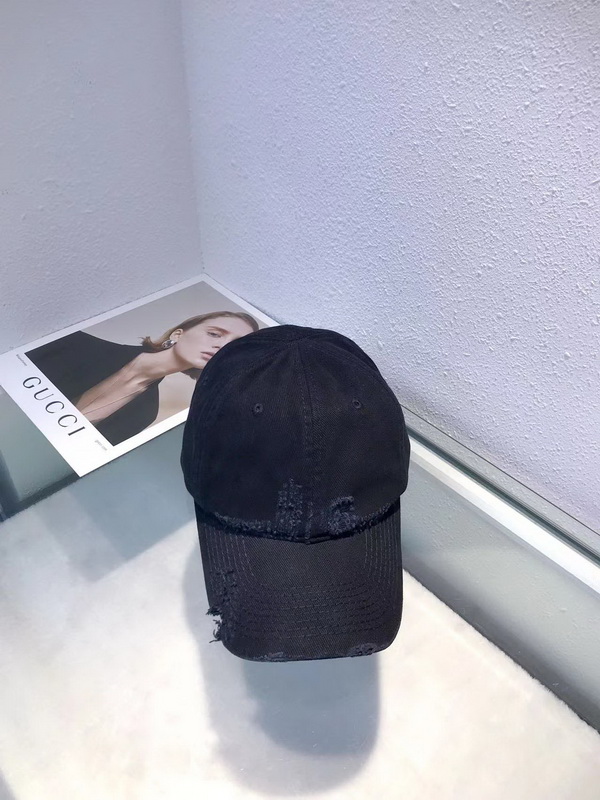 Balenciaga Cap-318