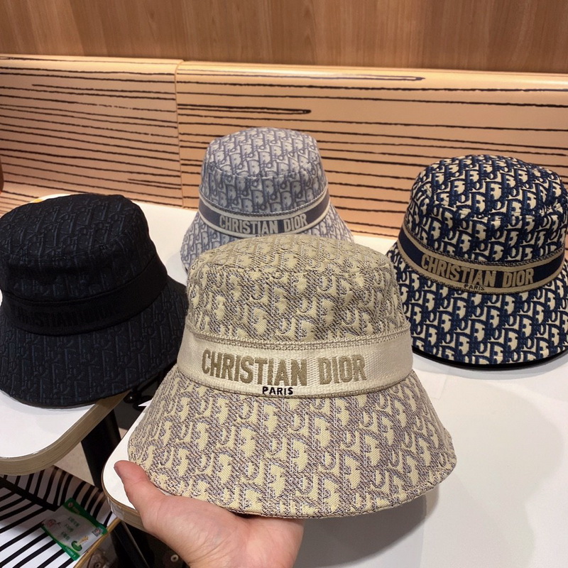 Dior Cap-242