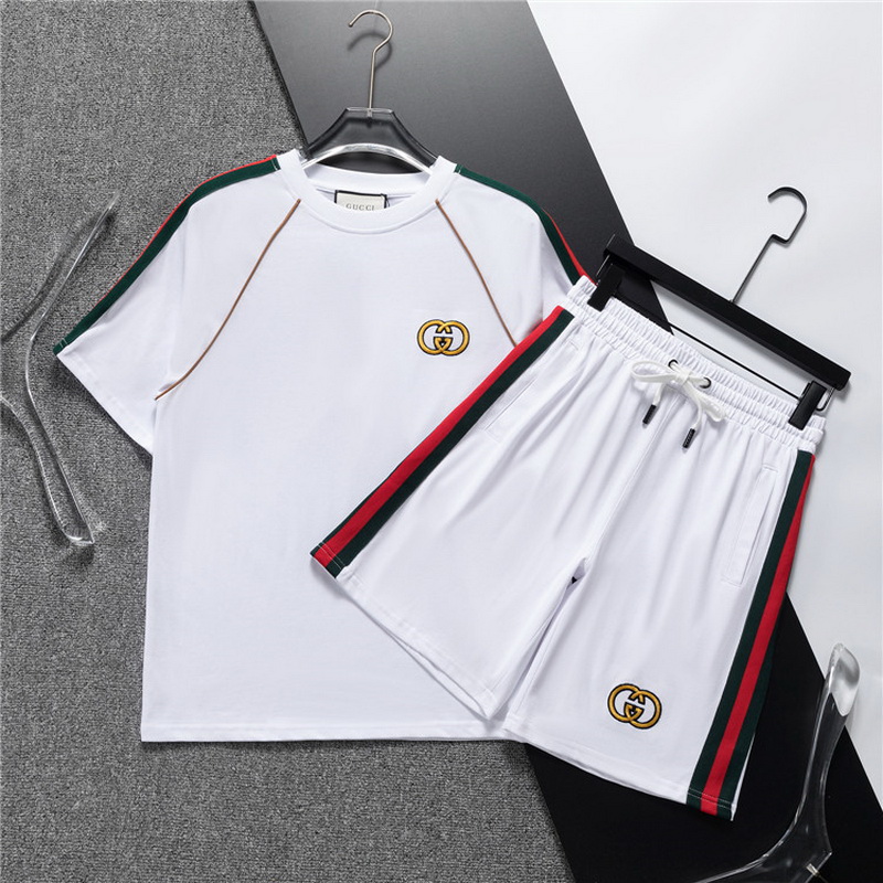 Gucci Suits-256