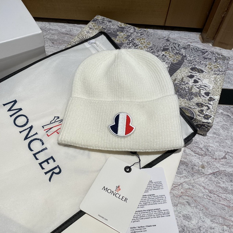 Moncler Beanies-140