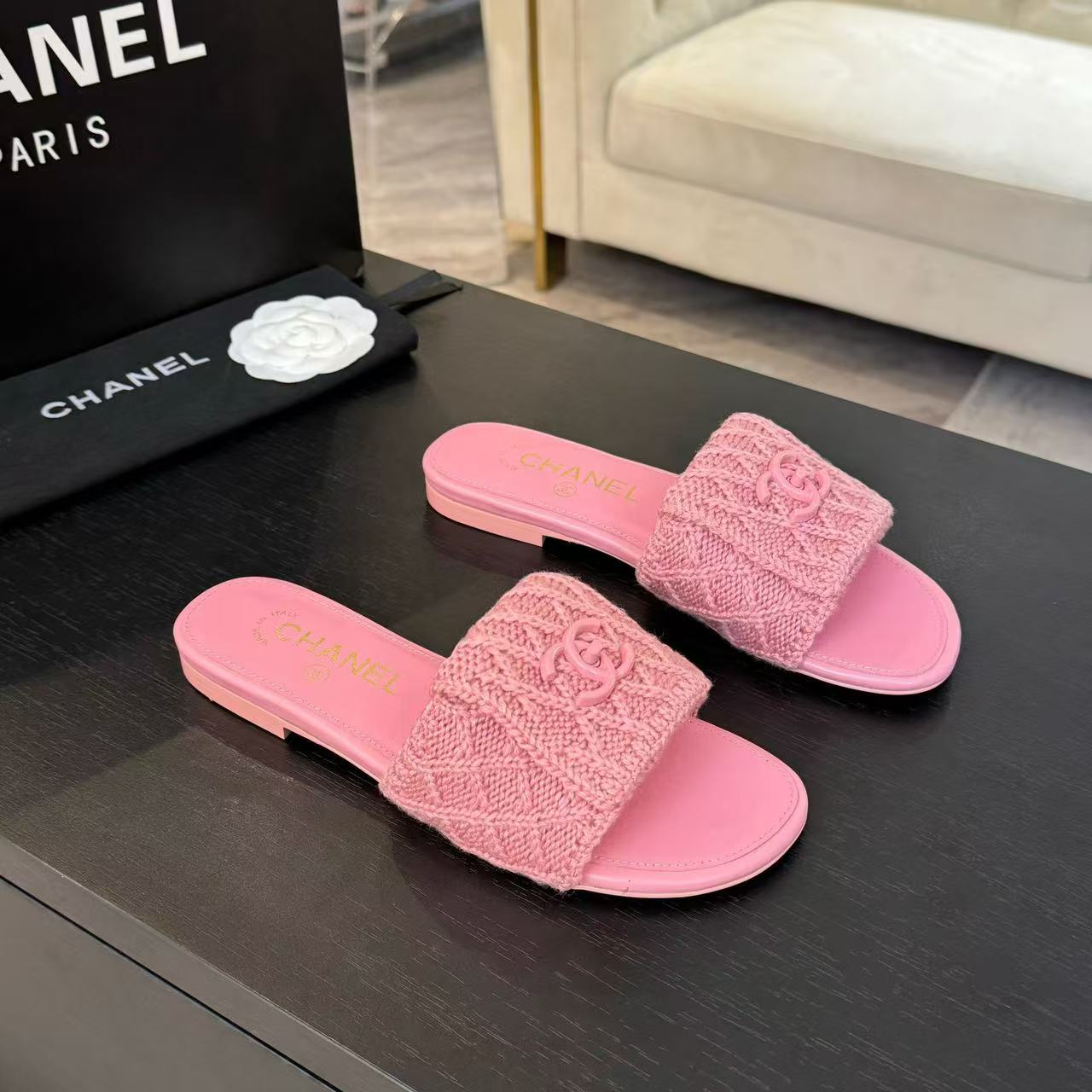 Chanel Slippers Women(AAA)-015