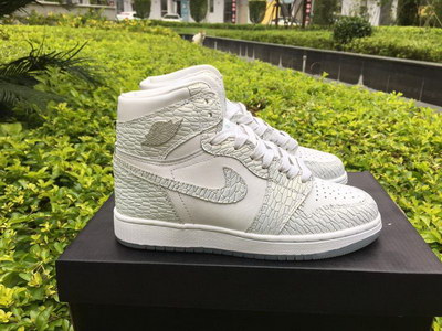 Air Jordan 1 Retro High GS “Frost White”(women)