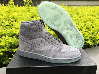 KAWS x Air Jordan 1“Cool Grey”